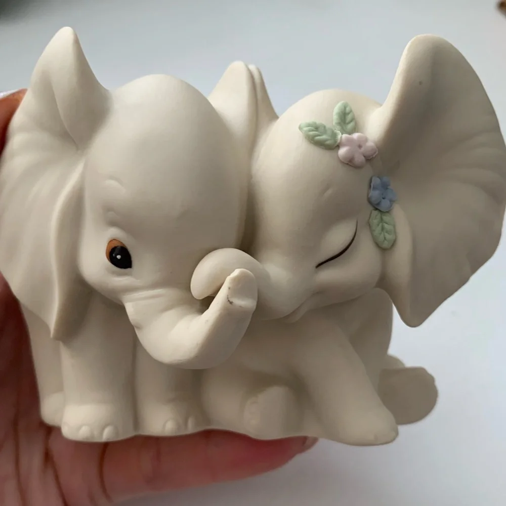 New In Box Home Interiors Elephant Pair